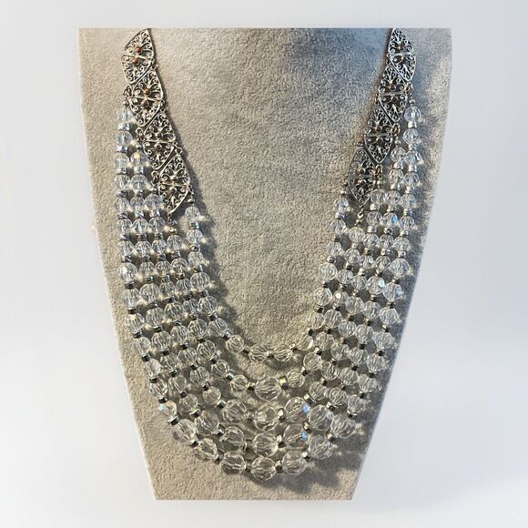 Stunning White House Black Market 5 Strand Clear Lucite Silvertone Necklace - Picture 1 of 5